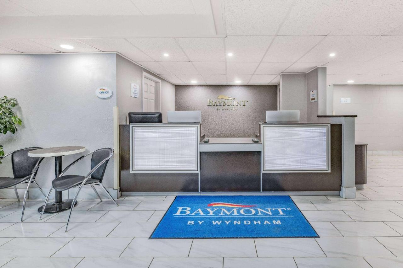 Baymont By Wyndham Gillette Hotel Exterior photo