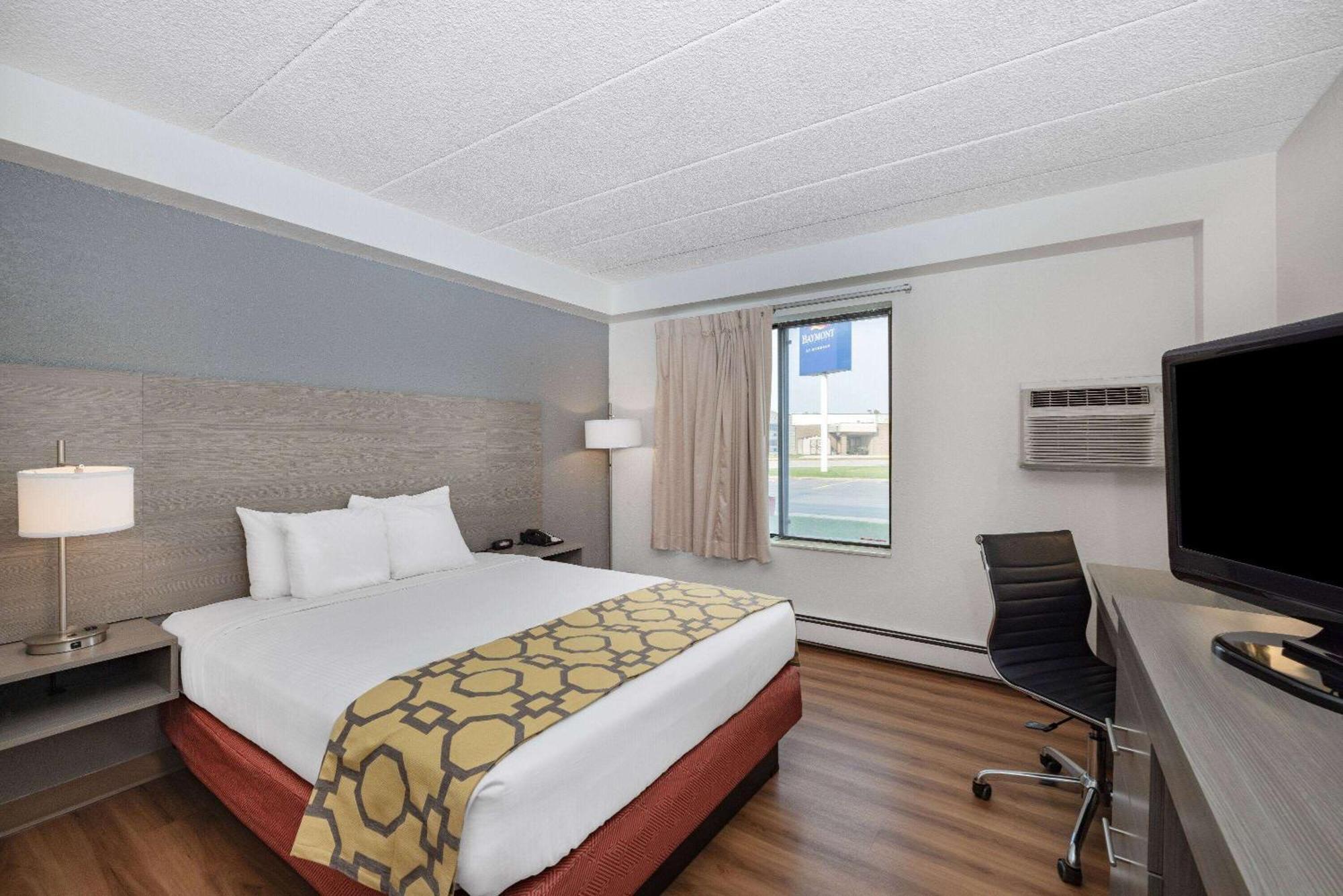 Baymont By Wyndham Gillette Hotel Exterior photo